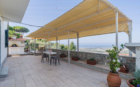 L'Edera e Il Mare: Skygge, Blomsterkrukke, Stol, Udendørs Møbler, Stueplante, Udendørs Struktur, Altan, Baldakin, Eco Hotel, Pergola