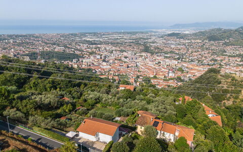 L'Edera e Il Mare: Daytime, Boligområde, Byområde, Horisont, Landskab, Kvarter, Fugleperspektiv, Forstad, Landdistrikt, Land Lot
