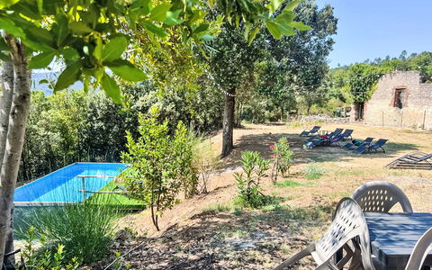 Villa Monti: Træ, Svømmepøl, Have, Skygge, Backyard, Udendørs Møbler, Fritid, Landscaping, Gård, Hacienda