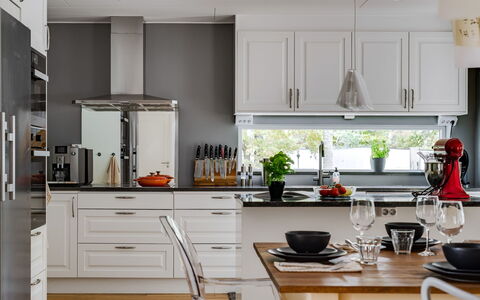 Björkfjärden: Køkken, Countertop, Møbel, Køkken Apparat, Indretning, Cabinetry, Gulvbelægning, Større Bandage, Hjem, Lysarmatur