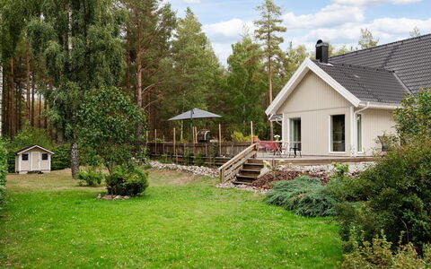 Björkfjärden: Træ, Græs, Hus, Busk, Sommerhus, Have, Hjem, Land Lot, Bunddække