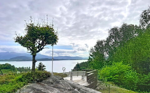 Nonstuo: Himmel, Grøn, Sky, Natur, Naturlige Landskab, Vegetationen, Bakke, Highland, Cumulus, Sø