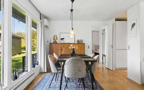 Tordis - 675M from the Sea: Gulvbelægning, Møbel, Træ, Indretning, Etage, Køkken & Spisebord, Loft, Hjem, Spisestue, Trægulve