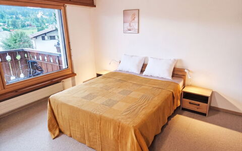 Piz Fess: Træ, Soveværelse, Seng, Værelse, Sengetøj, Sengetøj, Hårdttræ, Bed Frame, Bejdse, Hotel