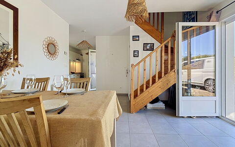 Maison de Kerné: Arkitektur, Hældning, Sommerhus, Bjergkæde, Bjælkehytte, Sidespor, Tømmer, Alps, Eco Hotel, Bjerglandsby