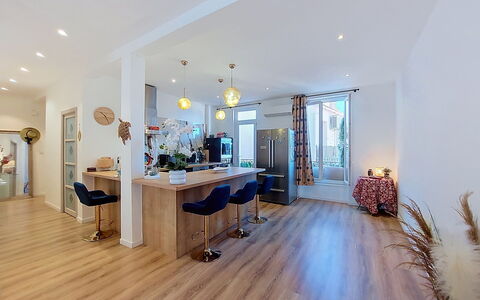 Le 3 Delaunay: Arkitektur, Hældning, Sommerhus, Bjergkæde, Bjælkehytte, Sidespor, Tømmer, Alps, Eco Hotel, Bjerglandsby