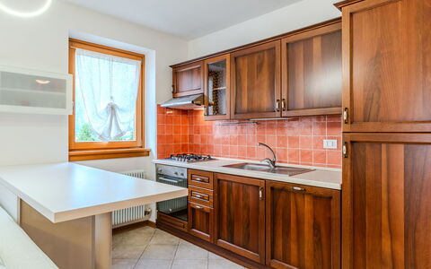 Casa del Masanel: Cabinetry, Køkken, Indretning, Træ, Gulvbelægning, Countertop, Større Bandage, Møbel, Køkken Apparat, Etage