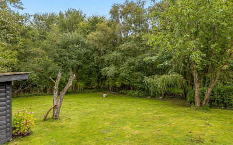 Bennek - 500M from the Sea: Møbel, Indretning, Gulvbelægning, Etage, Væg, Couch, Træ, Stue, Værelse, Hjem