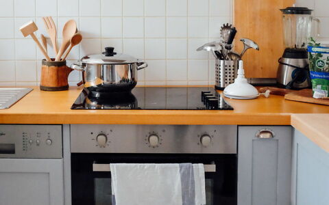 Marijana: Køkken Apparat, Køkken, Countertop, Komfur, Større Bandage, Husholdningsapparat, Komfur, Cabinetry, Gaskomfur, Cooktop