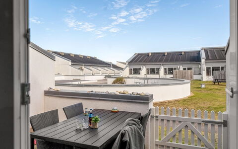Alena - 50M from the Sea: Arkitektur, Tag, Hjem, Kompositmateriale, Skygge, Dagslys, Gårdsplads, Estate, Altan, Udendørs Møbler