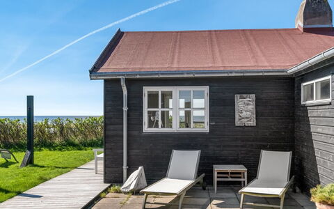 Aaran - 100M from the Sea: Træ, Hus, Sommerhus, Tag, Dør, Hjem, Sidespor, Veranda, Planke, Dæk
