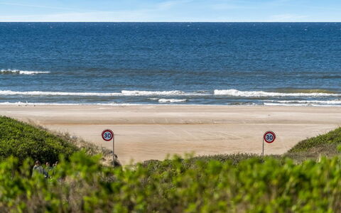 Aaran - 100M from the Sea: Blå, Vand, Krop Af Vand, Strand, Kyst, Hav, Coastal Og Oceaniske Landskabsformer, Horisont, Kyst