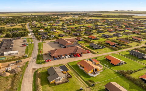 Aarthi - 300M from the Sea: Almindeligt, Landskab, Boligområde, Land Lot, Landdistrikt, Mark, Forstad, Luftfotografering, Fugleperspektiv, Farm