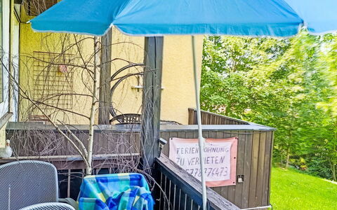Stephi: Møbel, Udendørs Møbler, Stol, Paraply, Udendørs Bord, Skygge, Altan, Veranda, Backyard, Dæk