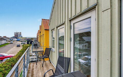 Leefke - 200M from the Sea: Sidespor, Walkway, Altan