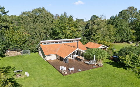 Thorolf - 625M from the Sea: Hus, Hjem, Boligområde, Tag, Sommerhus, Estate, Stuehus, Lawn, Landscaping, Gård