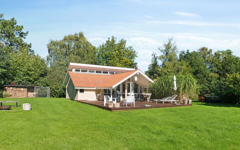 Thorolf - 625M from the Sea: Græs, Hjem, Hus, Tag, Sommerhus, Land Lot, Stuehus, Estate, Lawn