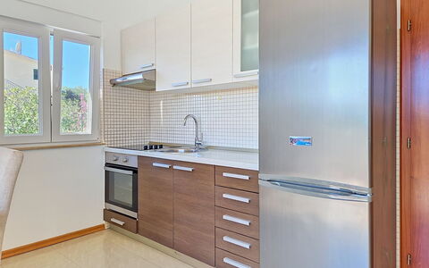 Marina 115: Køkken Apparat, Køkken, Cabinetry, Større Bandage, Countertop, Gulvbelægning, Træ, Indretning, Køkkenvask, Møbel