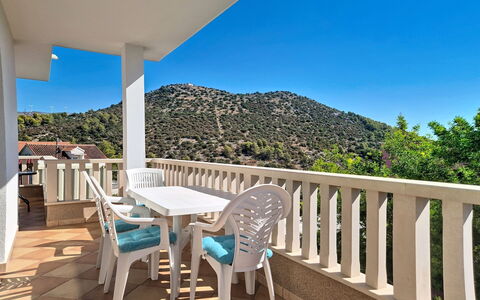 Marina 115: Altan, Veranda, Kam, Villa, Eco Hotel