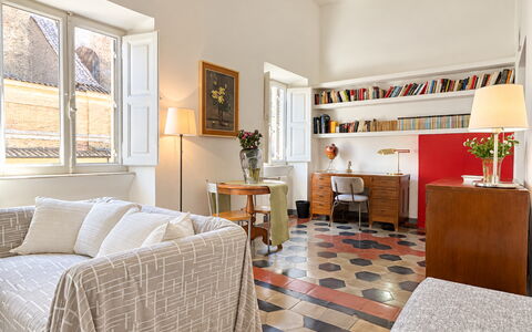 Appartamento Chiavari, Roma: Møbel, Indretning, Gulvbelægning, Væg, Etage, Træ, Couch, Stue, Loft, Værelse