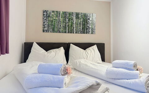 Zell am See 81: Indretning, Seng, Møbel, Soveværelse, Pude, Sengetøj, Sengetøj, Throw Pillow, Textile, Pude