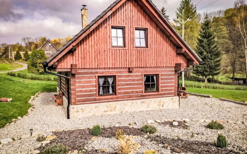 Donuts Retreat: Gulvbelægning, Soveværelse, Sengetøj, Seng, Bed Frame, Sengetøj, Sengetøj, Hårdttræ, Madras, Trægulve