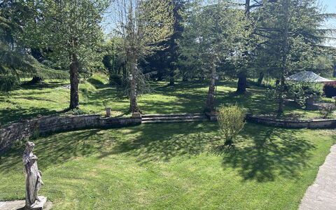 Villa Il Parco: Græs, Træ, Have, Busk, Landskab, Lawn, Bunddække, Bagagerum