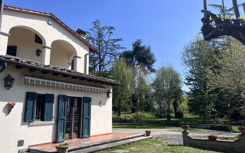 Villa Il Parco: Hus, Hjem, Dør, Lawn, Estate, Skygge, Have, Gård, Hacienda, Stuehus