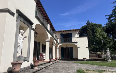 Villa Il Parco: Dør, Estate, Skygge, Hacienda, Indkørsel, Gårdsplads, Trappe, Mansion, Villa, Altan