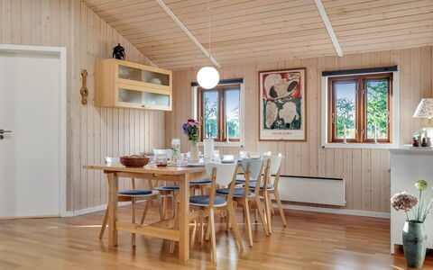 Torsten: Gulvbelægning, Soveværelse, Sengetøj, Seng, Bed Frame, Sengetøj, Sengetøj, Hårdttræ, Madras, Trægulve