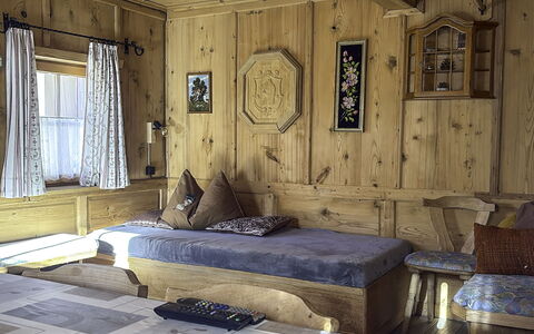 Schwaighof: Gulvbelægning, Soveværelse, Sengetøj, Seng, Bed Frame, Sengetøj, Sengetøj, Hårdttræ, Madras, Trægulve