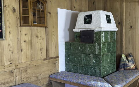 Schwaighof: Gulvbelægning, Soveværelse, Sengetøj, Seng, Bed Frame, Sengetøj, Sengetøj, Hårdttræ, Madras, Trægulve