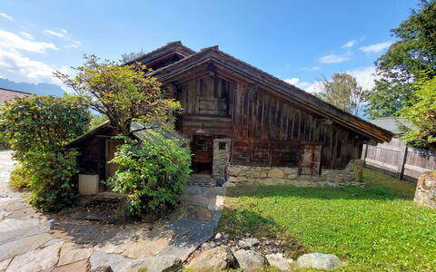 Le Hameau: Træ, Sommerhus, Landdistrikt, Tag, Hytte, Naturmateriale, Tækning, Landsby, Bjælkehytte, Skur