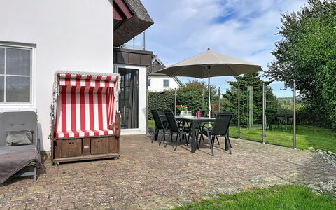 Moderne Zeiten: Møbel, Udendørs Møbler, Stol, Udendørs Bord, Have, Skygge, Sommerhus, Gård, Gårdhave, Foldestol