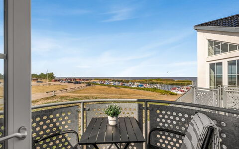 Zuhra - 50M to the Fjord: Altan, Villa