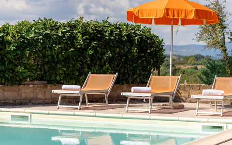 Ortale a Pitigliano with Pool: Udendørs Møbler, Møbel, Paraply, Svømmepøl, Liggestol, Stol, Skygge, Udvej, Udendørs Bord, Eco Hotel