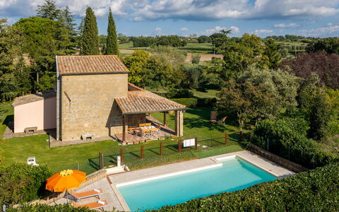 Ortale a Pitigliano with Pool: Svømmepøl, Estate, Stuehus, Have, Udvej, Sommerhus, Backyard, Udendørs Møbler, Thermae, Villa