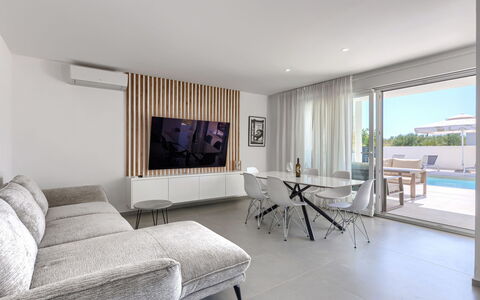 Level 4: Indretning, Gulvbelægning, Etage, Møbel, Træ, Loft, Couch, Lejlighed, Stue, Hjem