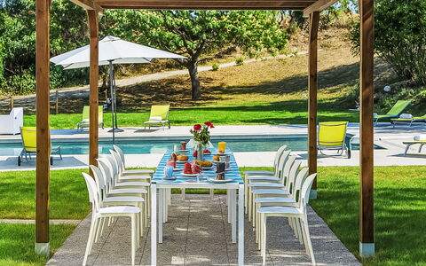 Villa Denise: Svømmepøl, Udendørs Møbler, Have, Møbel, Udvej, Skygge, Eco Hotel, Backyard, Fritid, Stol