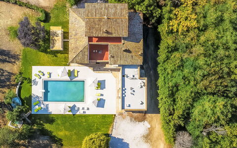 Villa Denise: Svømmepøl, Udendørs Møbler, Have, Møbel, Udvej, Skygge, Eco Hotel, Backyard, Fritid, Stol
