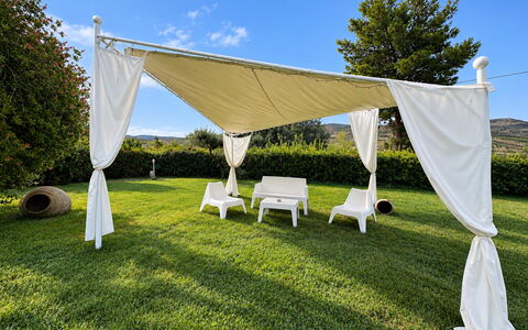 Casa Spassu: Skygge, Land Lot, Have, Baldakin, Udendørs Møbler, Lawn, Udendørs Struktur, Fritid, Gazebo, Backyard