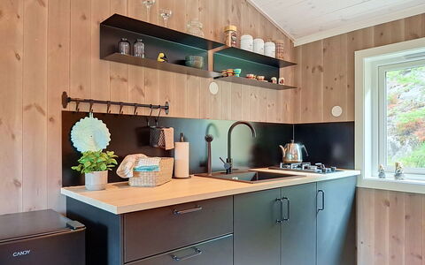 Porsmyr: Indretning, Træ, Møbel, Countertop, Gulvbelægning, Cabinetry, Køkken, Belysning, Etage, Lysarmatur