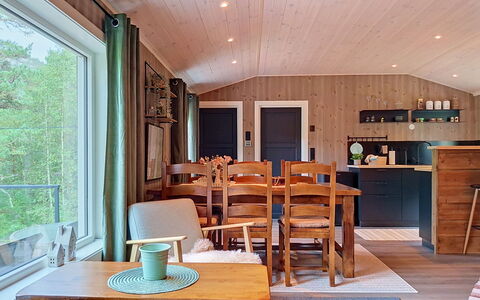 Porsmyr: Møbel, Indretning, Gulvbelægning, Træ, Etage, Loft, Lysarmatur, Spisestue, Køkken & Spisebord, Værelse