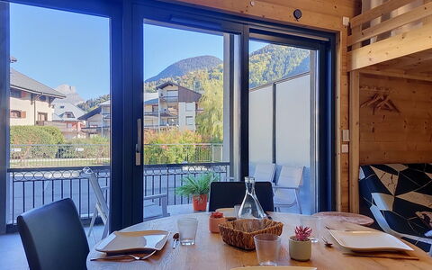 Clos du Savoy: Hårdttræ, Altan, Bejdse, Stol, Eco Hotel, Køkken & Spisebord, Restaurant
