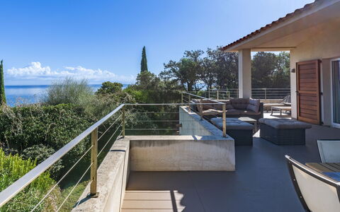 Cala Rossa: Altan, Skygge, Udendørs Møbler, Udvej, Eco Hotel, Veranda, Gelænder, Udendørs Struktur, Dæk, Villa