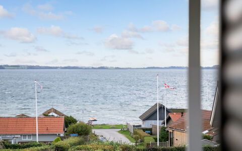 Takenya - 400M from the Sea: Hus, Tag, Hjem, Boligområde, Sommerhus, Hav, Kyst, Forstad, Ocean, Estate
