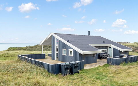 Erblin - 150M from the Sea: Mursten, Estate, Have, Forstad, Indkørsel, Landscaping, Gård, Hacienda, Stuehus, Backyard