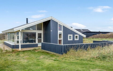 Erblin - 150M from the Sea: Mursten, Estate, Have, Forstad, Indkørsel, Landscaping, Gård, Hacienda, Stuehus, Backyard