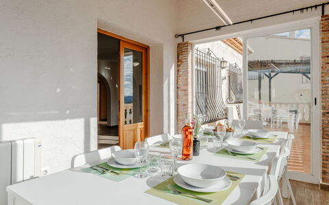 Vista Xalo: Møbel, Indretning, Stol, Loft, Køkken & Spisebord, Værelse, Spisestue, Bejdse, Stueplante, Restaurant