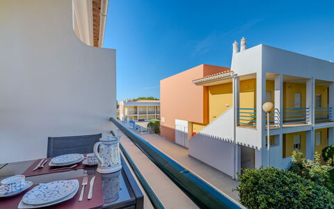 Encosta São José Escape: Lejlighed, Altan, Estate, Skygge, Design, Villa, Veranda, Dagslys, Penthouselejlighed, Hotel